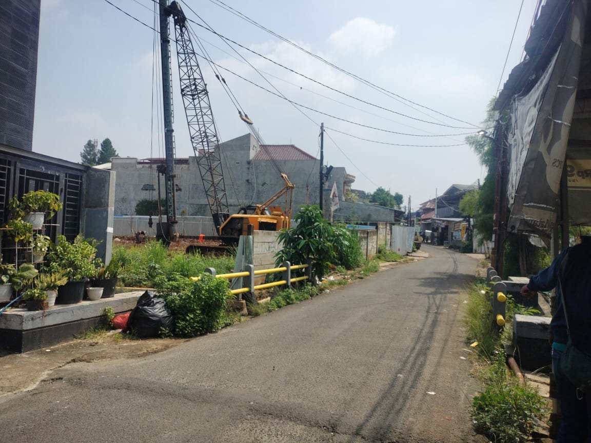 Lokasi Pembangunan Flyover yang di tolak warga, terlihat alat berat mulai beroperasi - Dok. Istimewa