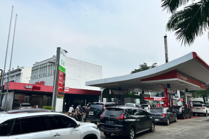 Foto: antrean kendaraan di SPBU Pertamina Modernland Kota Tangerang | Dok. Tangerangupdate.com