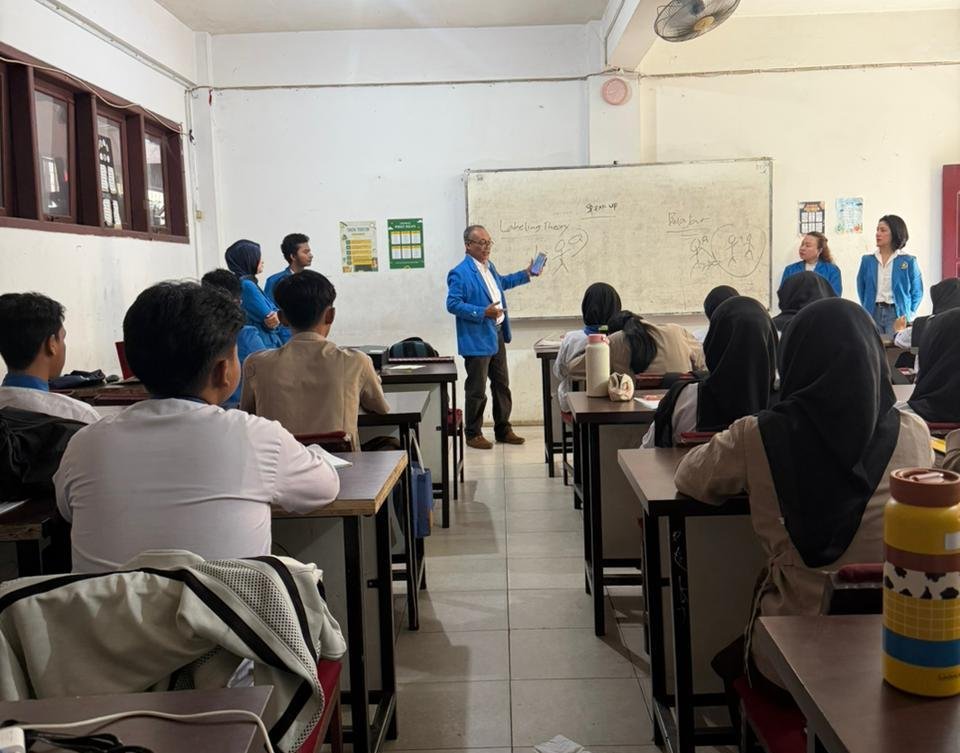 QProgram Speak Up yang digelar mahasiswa Program Studi Hukum Universitas Pamulang (Unpam) di SMKS Nusantara 1 Ciputat / Foto : Istimewa