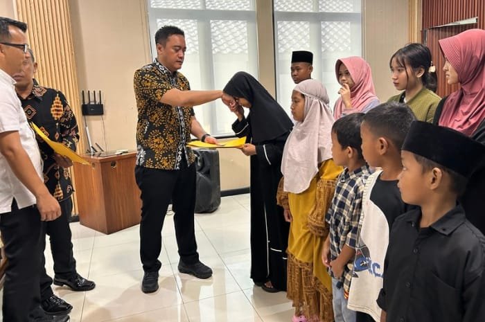 Foto: penyerahan kartu identitas anak (KIA) secara simbolis di Gedung Kejari Kabupaten Tangerang | Dok. Tangerangupdate.com