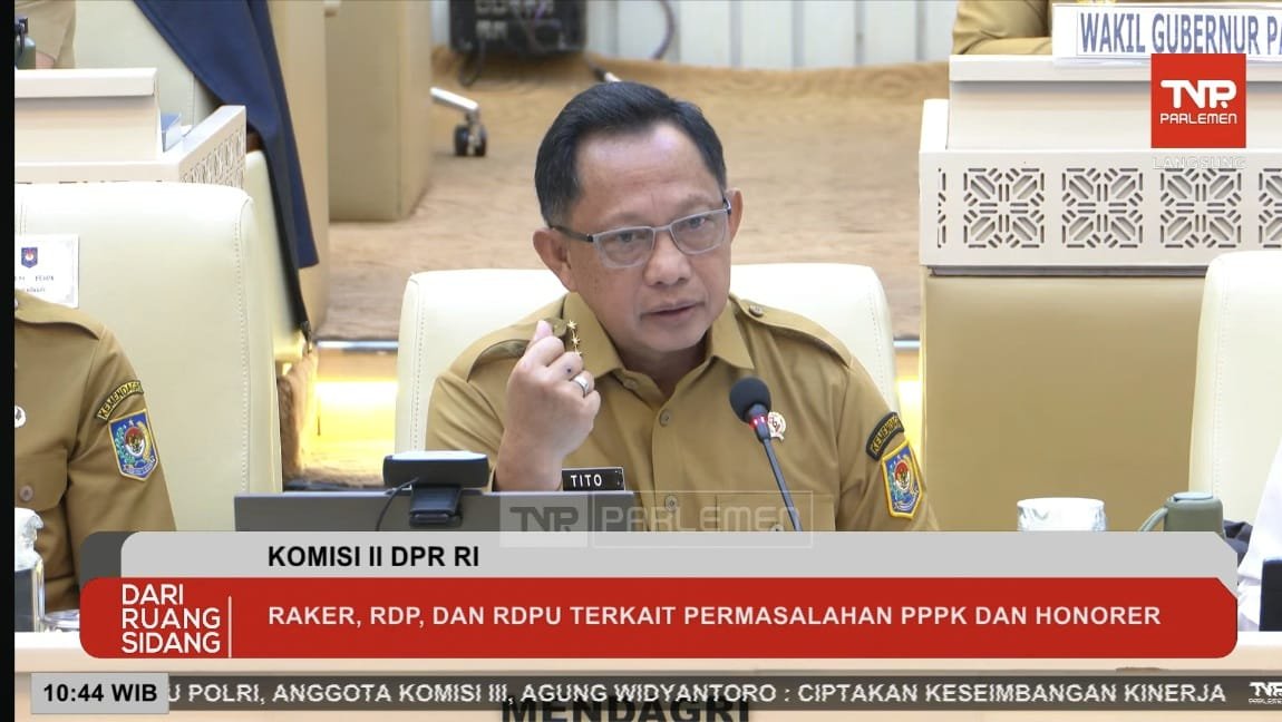 Menteri Dalam Negeri (Mendagri) Tito Karnavian saat rapat dengan Komisi II DPR RI, di Kompleks Parlemen, Senayan, Jakarta, Senin (8/6/2026). | Tangkapan layar YouTube TVR Parlemen