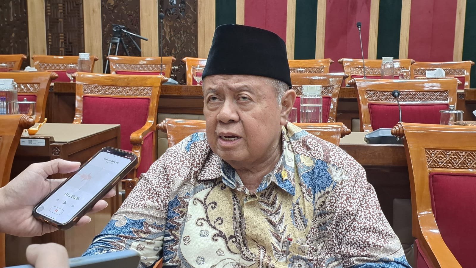 Anggota Komisi X DPR RI Fraksi PKB, Habib Syarief Muhammad berbicara kepada wartawan di ruang rapat Komisi X DPR RI, Senayan, Jakarta, Senin (29/6/2026). | Dok. Tangerangupdate