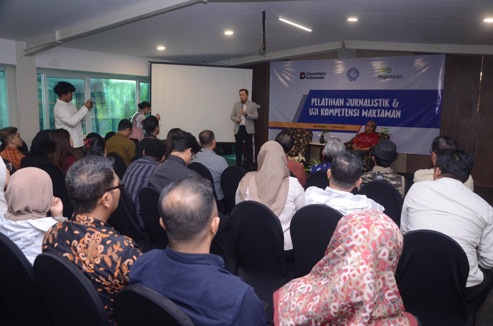 itu, Direktur Pegadaian Eka Febriansyah saat penutupan UKW bekerja sama dengan LPDS di Kawasan Menteng Jakarta/ Foto : Dok. Lpds