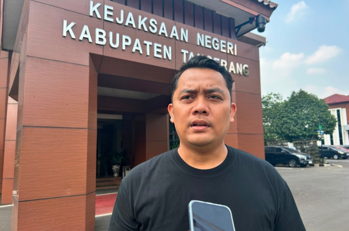 Foto: aktivis Tangerang, Gilang Purnama usai memberikan keterangan laporan atas dugaan kredit fiktif BPR Kerta Raharja Gemilang | Dok. Tangerangupdate.com