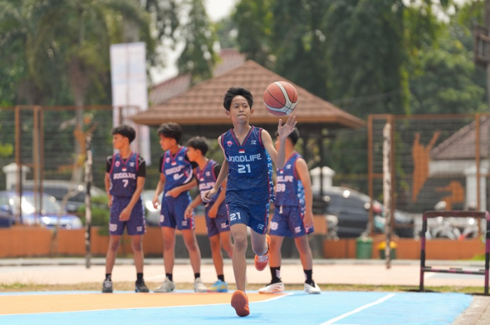 Foto: turnamen basket antarpelajar tingkat SMP melalui program Satyaraga Jasindo di Alun-alun Pandeglang | Dok. Istimewa