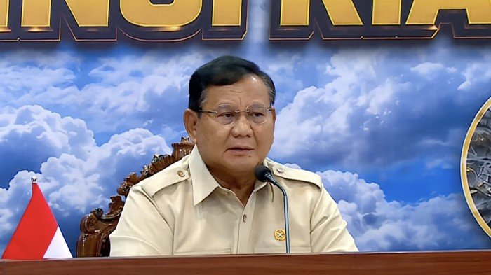 Presiden Prabowo Subianto memimpin rapat soal kebakaran hutan dan lahan (karhutla) di Pekanbaru, Riau, Senin (24/8/2026). | Dok. Setpres