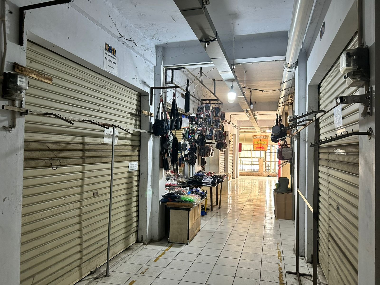 Foto: suasana lorong lantai dua Pasar Gudang Tigaraksa | Dok. Tangerangupdate.com